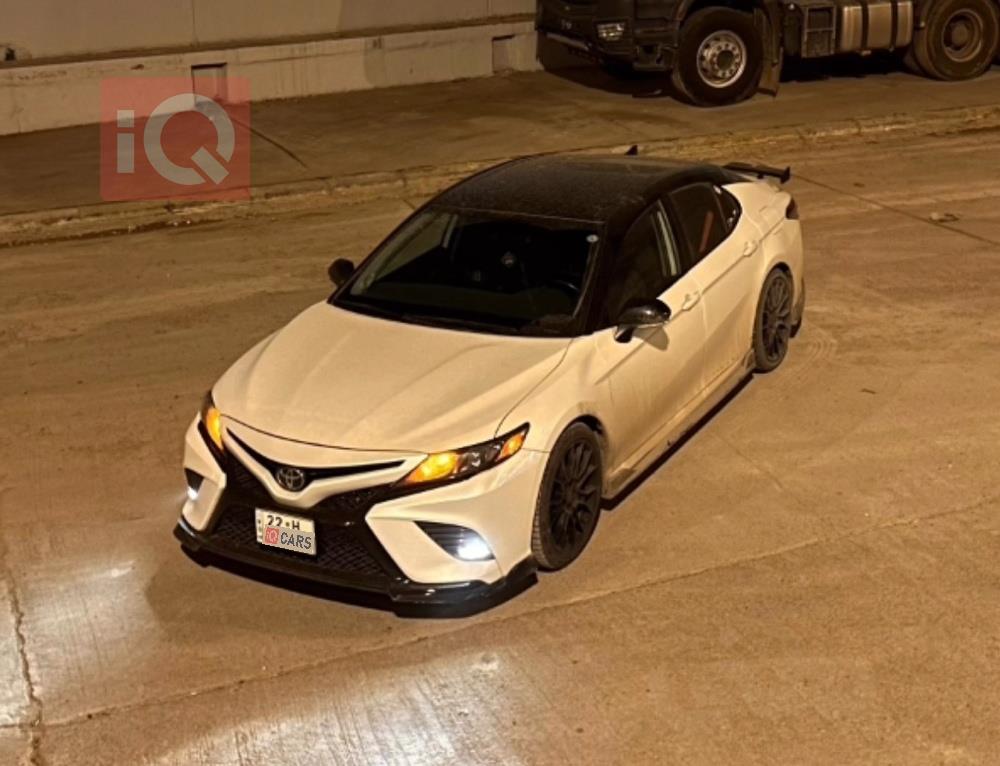 تۆیۆتا کامری